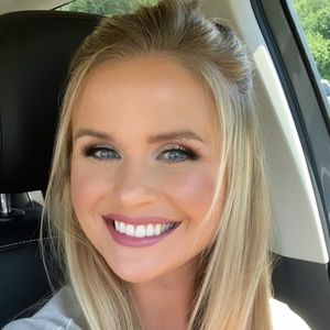 Meet your Posher, Caroline